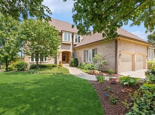 42 Tartan Lakes Dr, Westmont, IL 60559