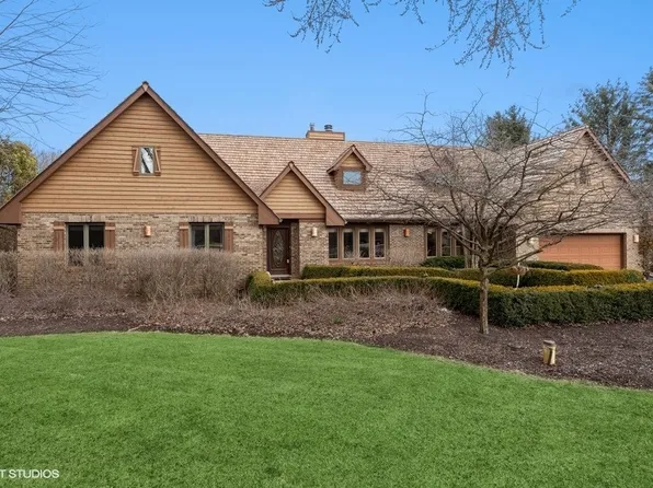 2404 N Long Ln, McHenry, IL 60051