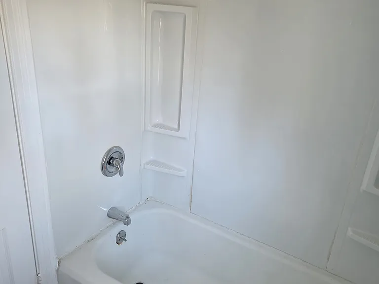 158 Parkway Dr — Photo 16