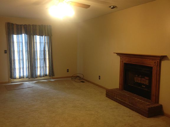5th image of 2025 Windmeade Dr
