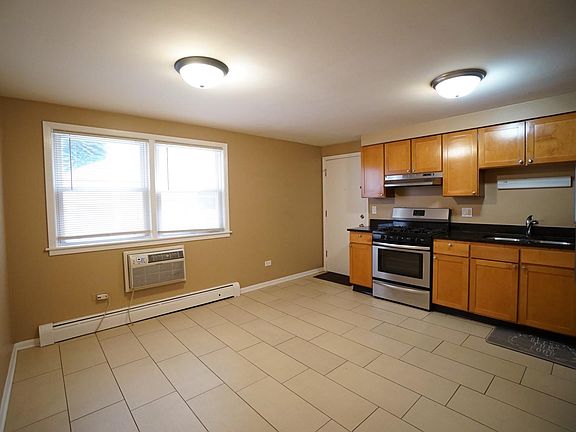 5th image of 8708 W Berwyn Ave Unit 1N