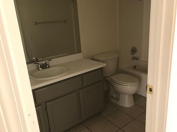 3rd image of 7524 Hickory Hills Dr