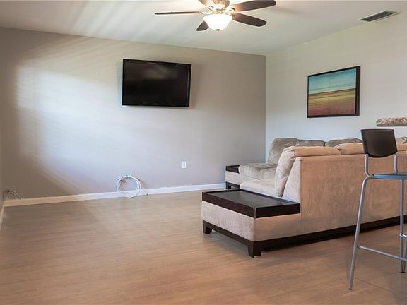 5th image of 4050 4th St N APT 225