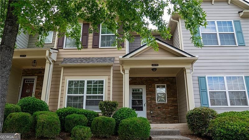 1st image of 2476 Suwanee Pointe Dr