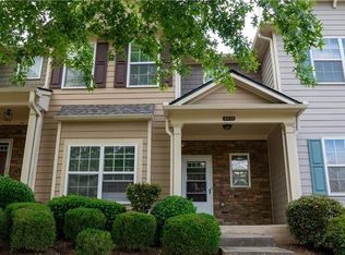 2476 Suwanee Pointe Dr, Lawrenceville, GA 30043
