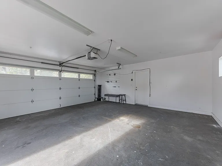 4240 Barrett Rd — Photo 54