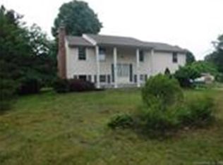 355 E St N, Suffield, CT 06078