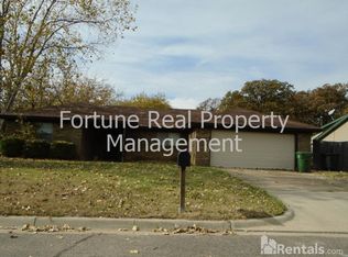 6925 Post Oak Dr, North Richland Hills, TX 76182