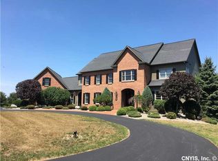 4582 Spruce Ridge Dr, Manlius, NY 13104