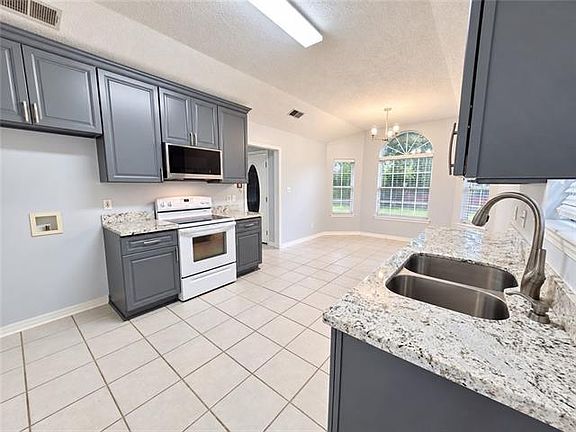 4th image of 35510 Devon Dr