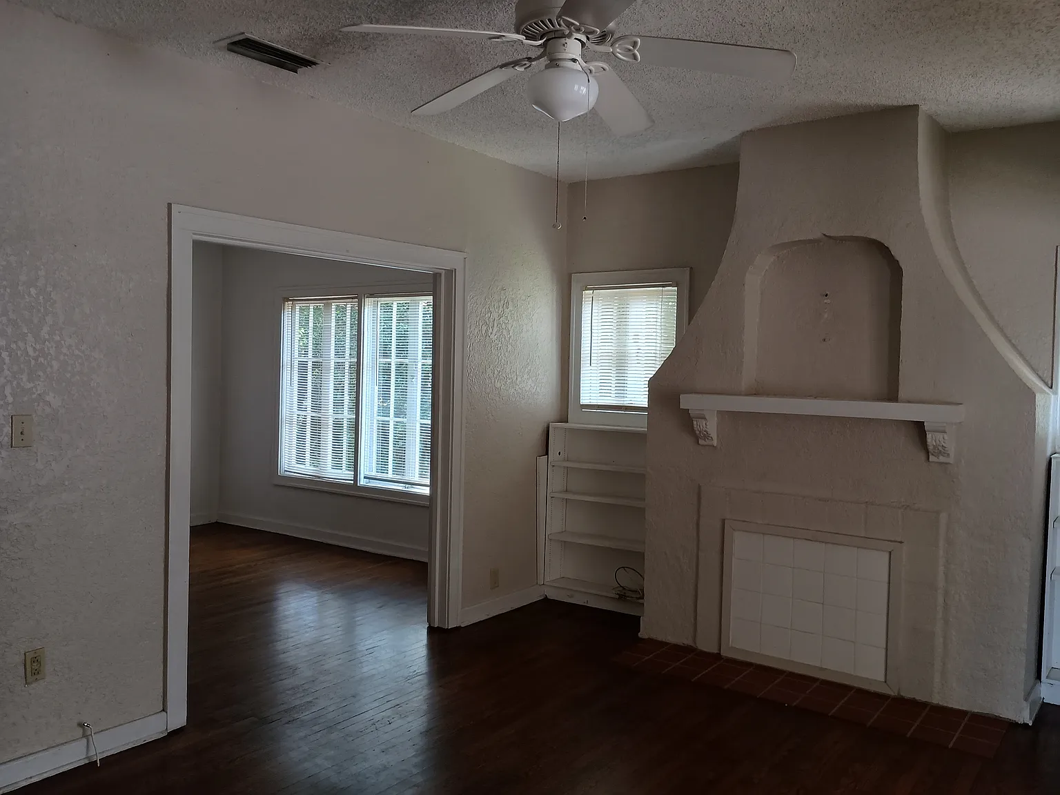 2 bed, 1272 sqft, $1,800 — Photo 3