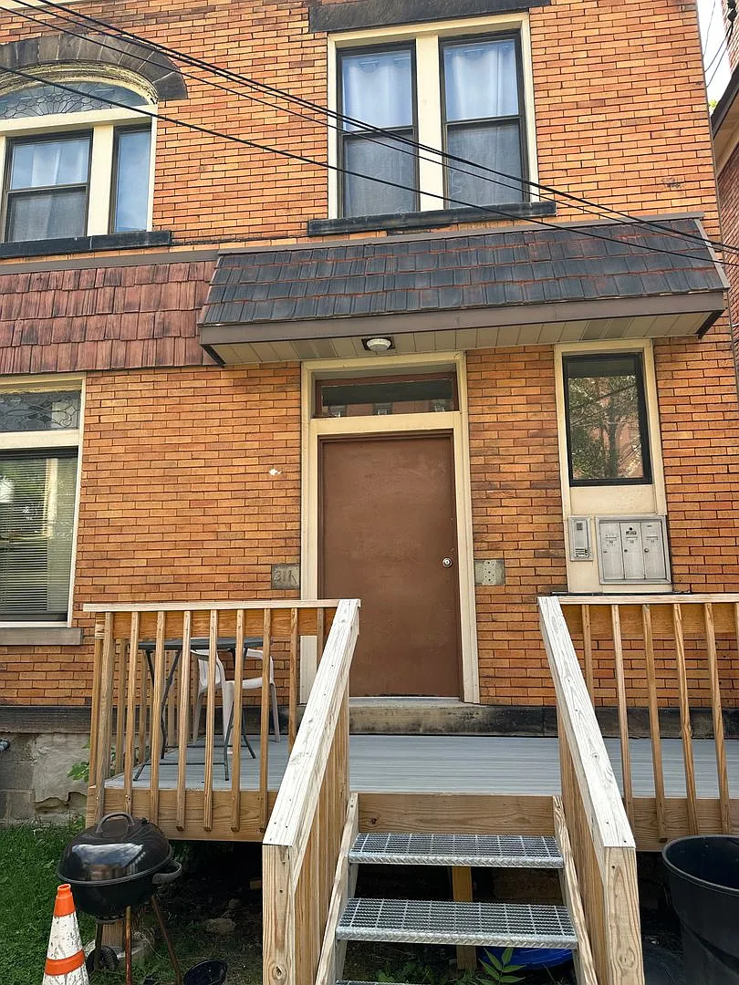 311 gross st — Photo 1