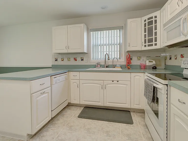 16046 S Fairfield Dr — Photo 11