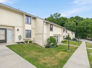 15 Hammond Plz, Beacon, NY 12508