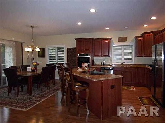 3rd image of 6709 N Greenwich Pl