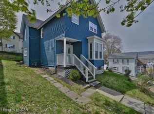 92 8th Ave, Carbondale, PA 18407