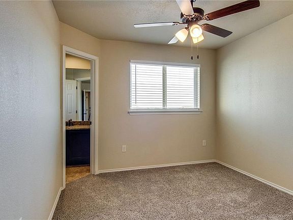 5th image of 182 Samuel Dr #B