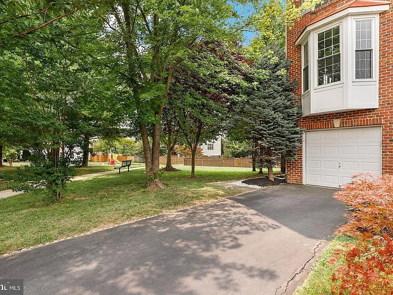 1942 Crossing Stone Ct — Photo 3