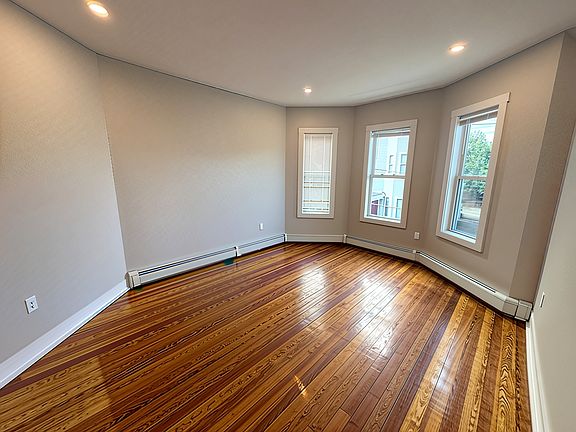 2nd image of 50 Crescent Ave #1