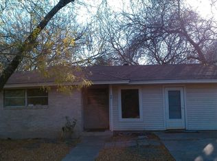 1907 N Lynn St, Taylor, TX 76574