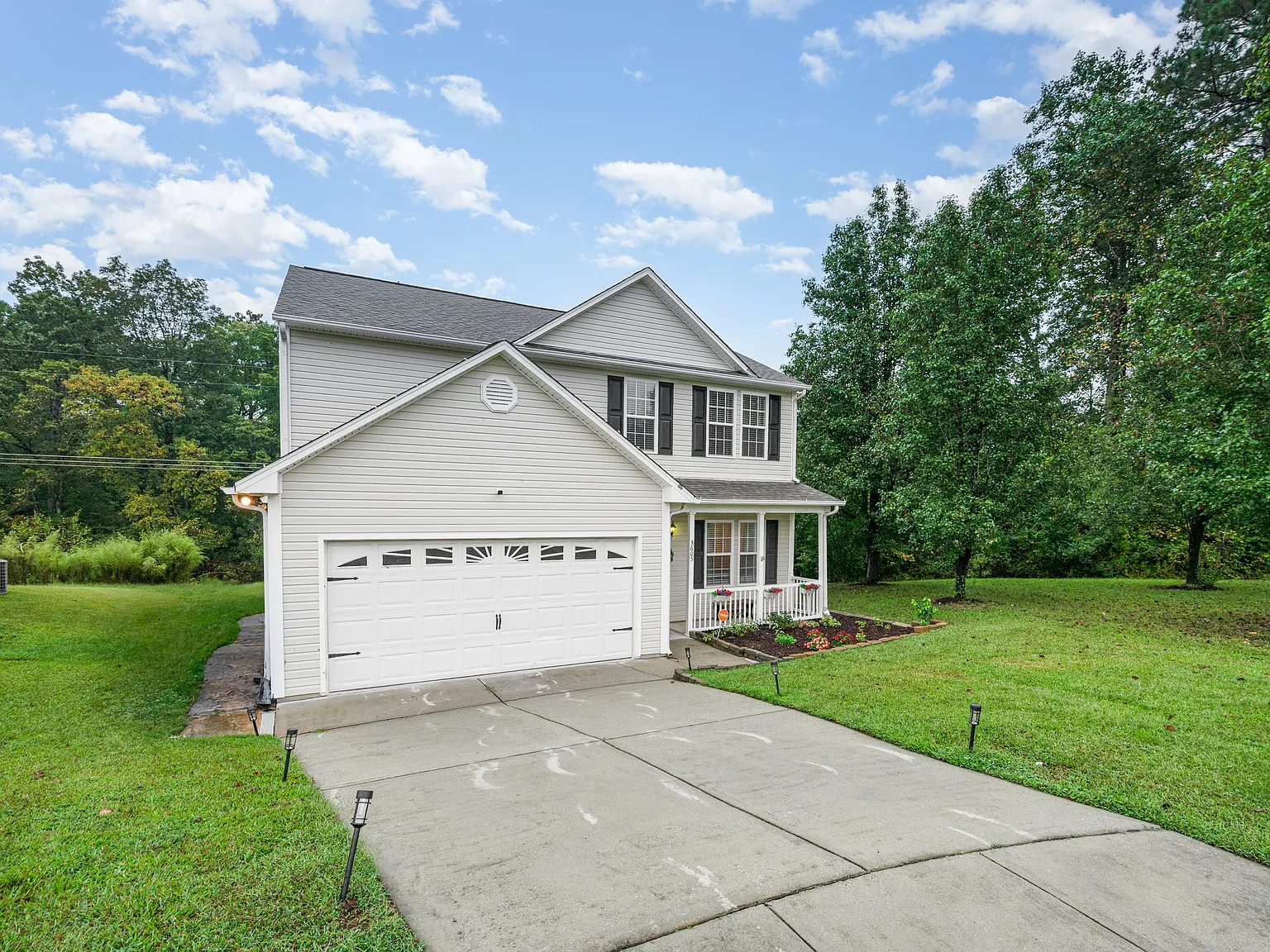 1 bed, 1.5 bath, 1986 sqft, $850 — Photo 3