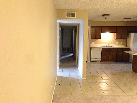 3rd image of 900 Rolling Meadows Dr