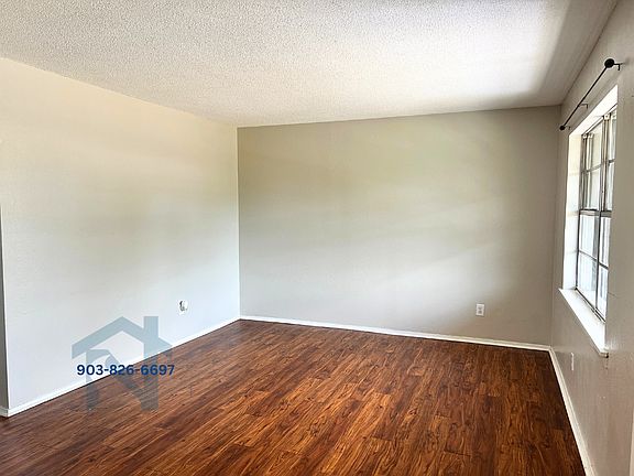 2nd image of 302 Houston St