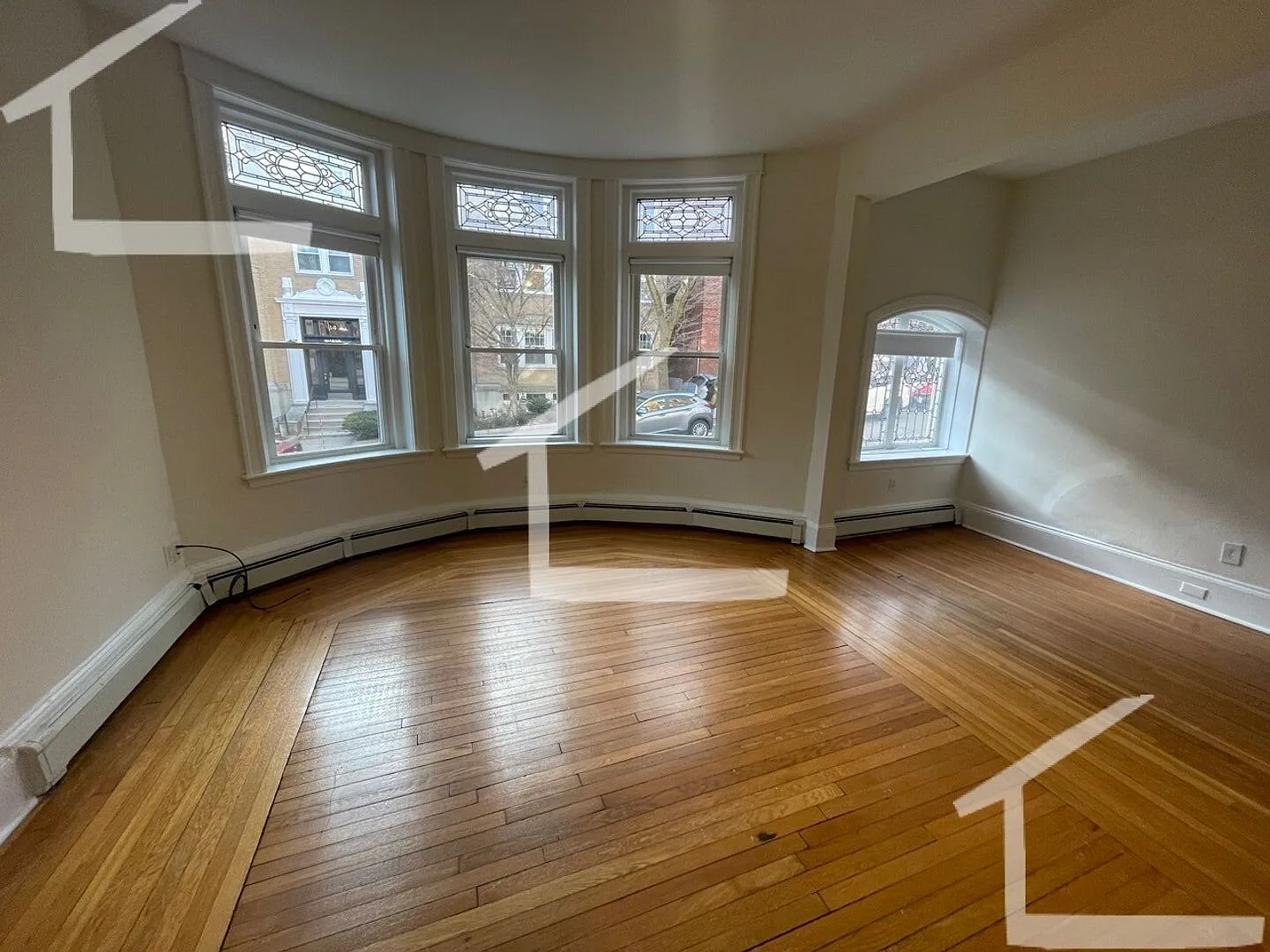 Large Studio Available 6/1/26 — Photo 4