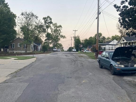 5th image of 103 Hillcrest Dr N