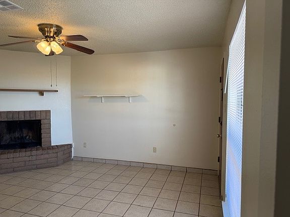 3rd image of 3112 Hillrise Dr #A