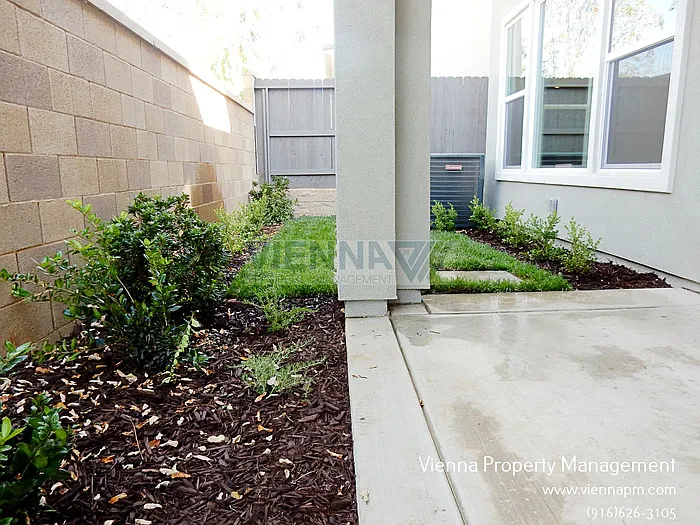 1062 Yucca Dr — Photo 29