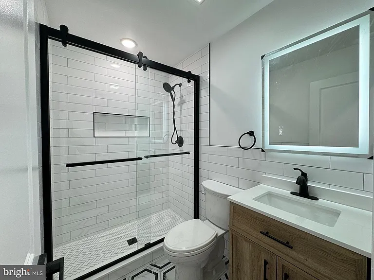 2038 McKean St #1 — Photo 9