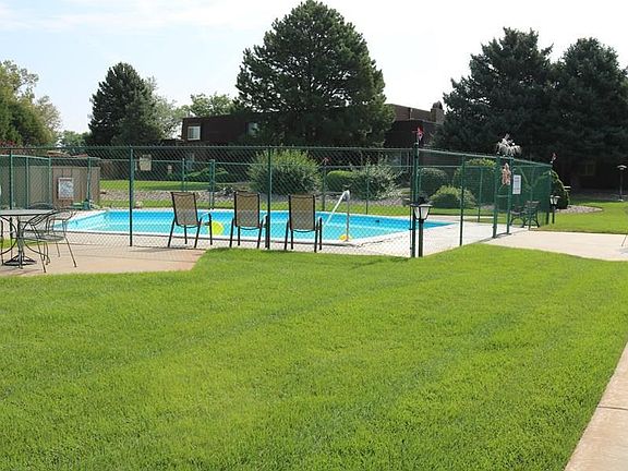 4th image of 36 Villa Dr
