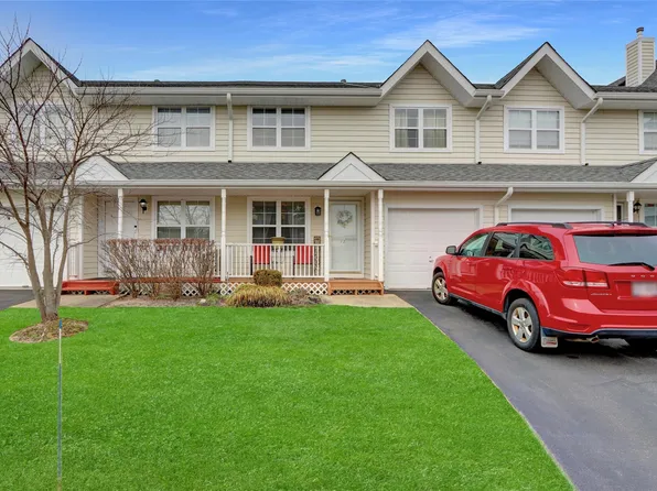 12 Summerfield Circle, Central Islip, NY 11722