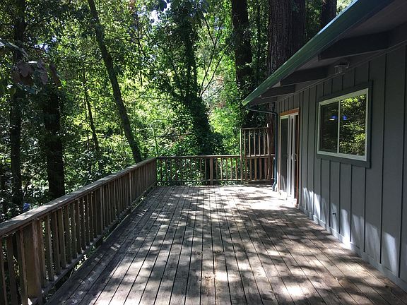 4th image of 225 Brook Ln