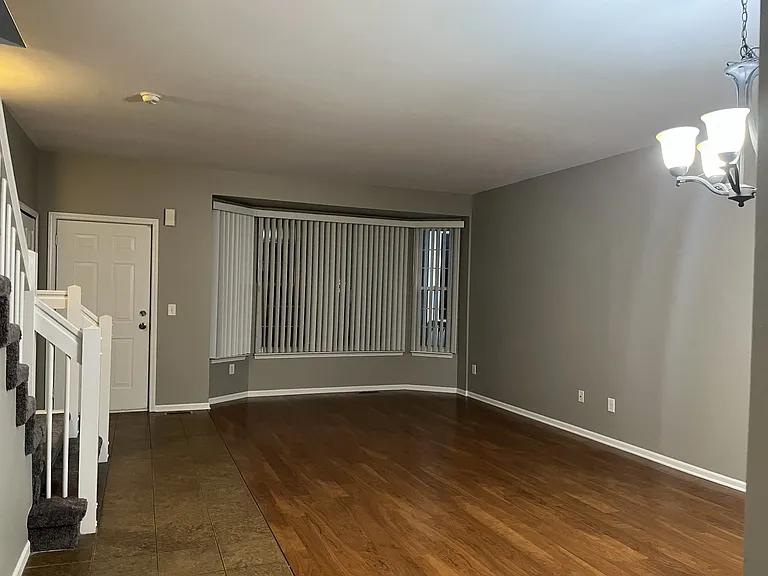 29337 Classic Dr — Photo 6