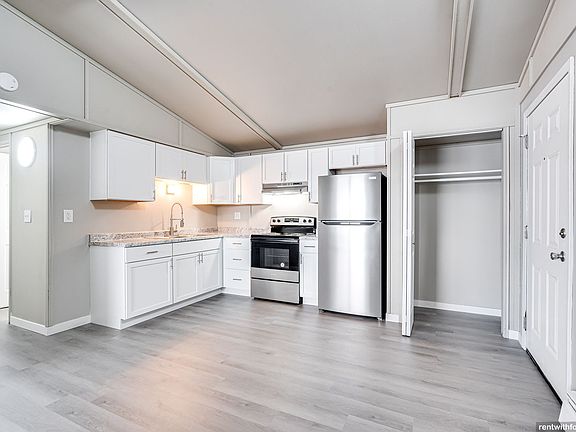 2nd image of 405 School St #4