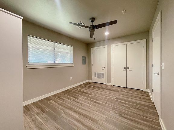 4th image of 2000 N Blackwelder Ave #10760438