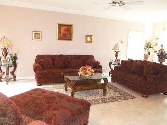 5th image of 8700 Lake Forest Dr