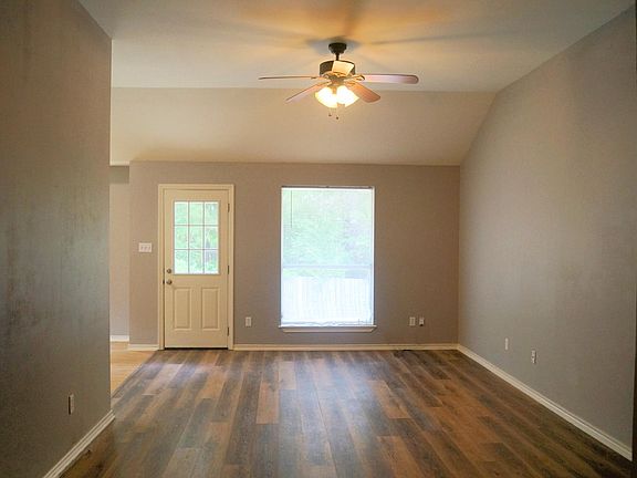 2nd image of 5828 Palo Pinto Dr