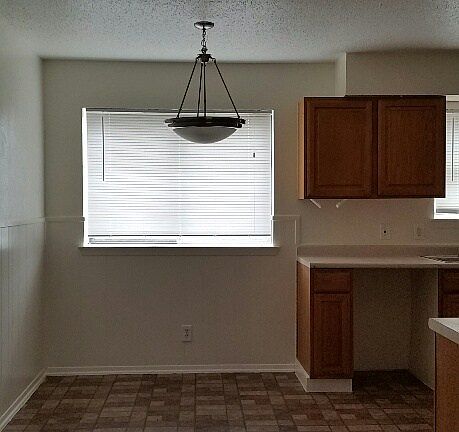 5th image of 702 N Lisa Ln