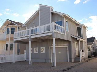 14 Elizabeth Ave, Lavallette, NJ 08735