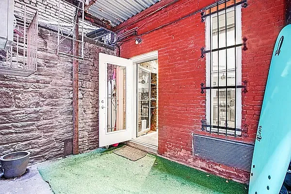 203 E 13th St #LLA — Photo 8