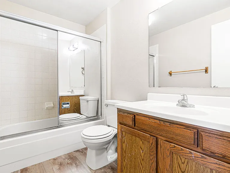 1405 S Sierra Dr — Photo 15