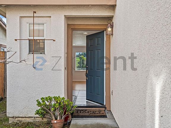 3rd image of 3142 Boulders Ct