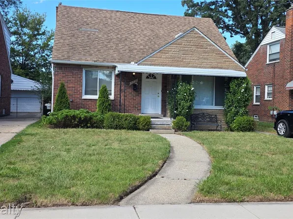 16735 Lincoln Ave SE, Eastpointe, MI 48021