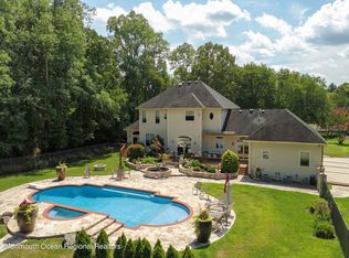 27 Brook St, Tinton Falls, NJ 07712