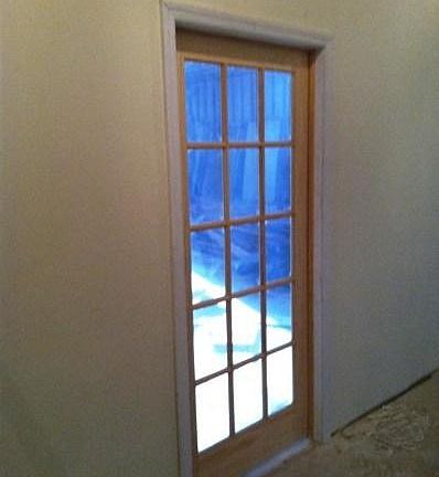 4th image of 696 Locust St
