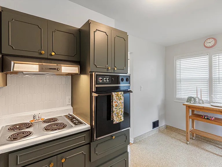 5718 Pratt St — Photo 15