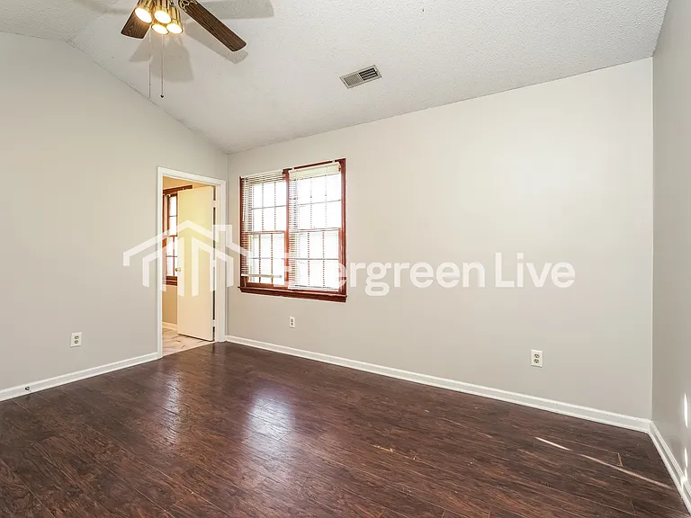 980 Hamilton Ridge Ln — Photo 9